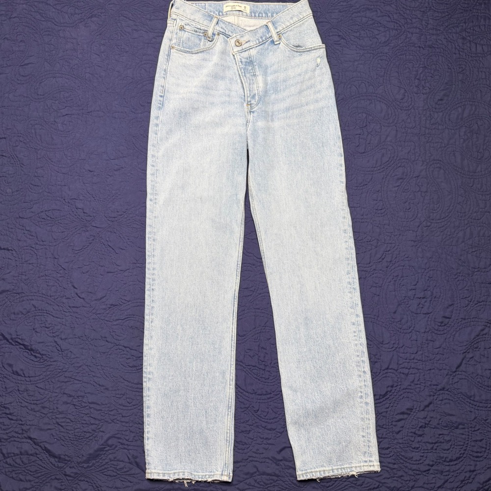 Abercrombie & Fitch The Dad High Rise Criss Cross Jeans Light Wash 25 Regular